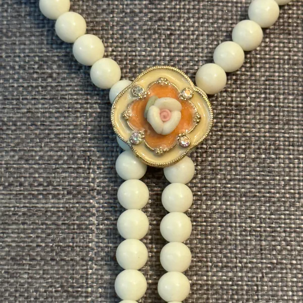 1928 Vintage Glass Bead Flower Y Necklace - Image 3