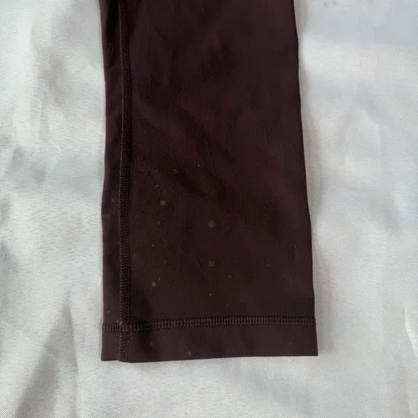 Lululemon Women Size 8 Burgundy Crop Capri Leggings Yoga‎ Pilates Athletic Pants - Image 3