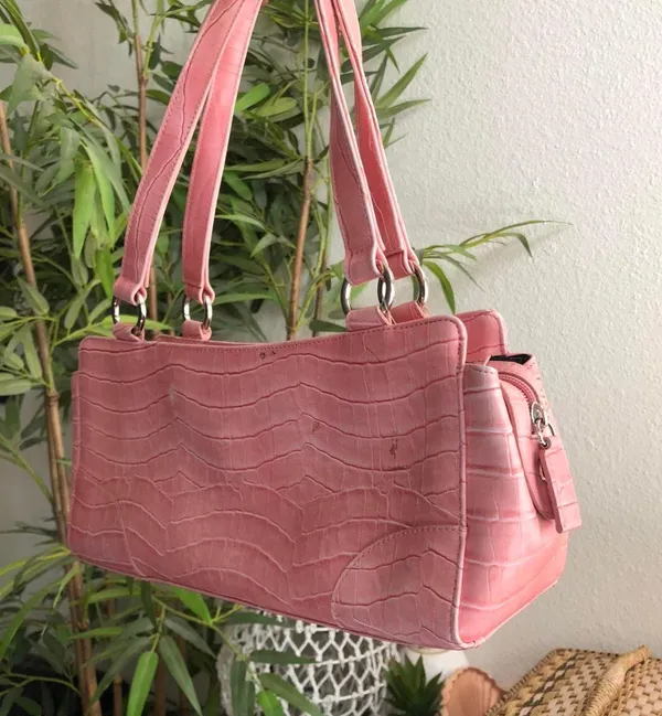 2000s Pink crocodile print faux leather shoulder baguette hand bag purse #fairycore - Image 4