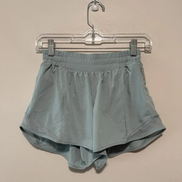 Lululemon Hotty Hot Short II *Long 4" in Hazy Jade Green Size 4‎ Tall - Image 3