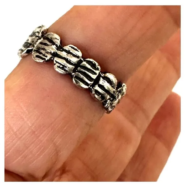 Silver tone clear stone ring - Image 3
