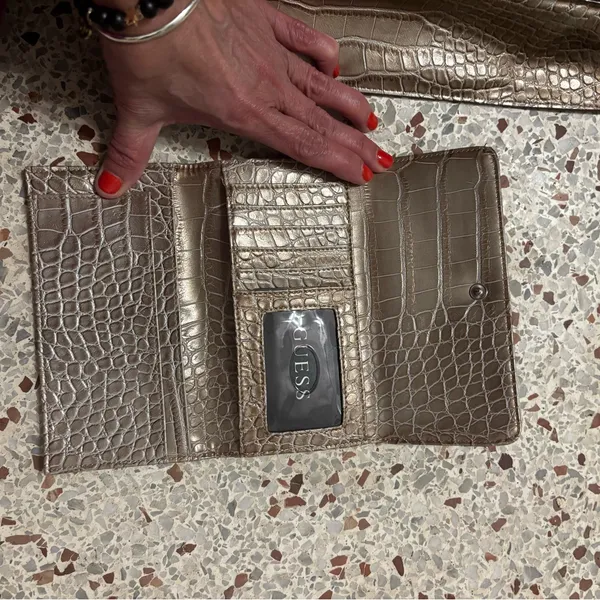 GUESS shoulder bag and wallet a crocodile skin effect - Image 9