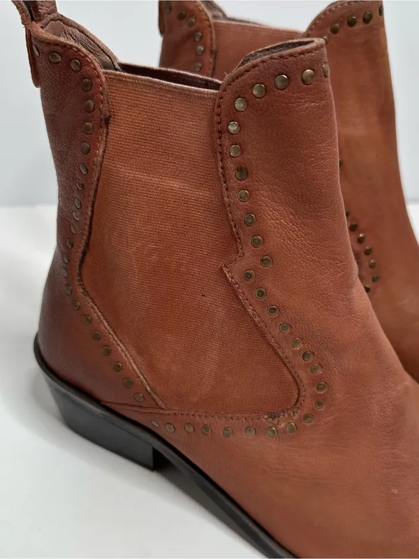 ROAN by Bed Stu Cliffhanger Brown Leather Studded Ankle Boots Size 8.5 - Image 2