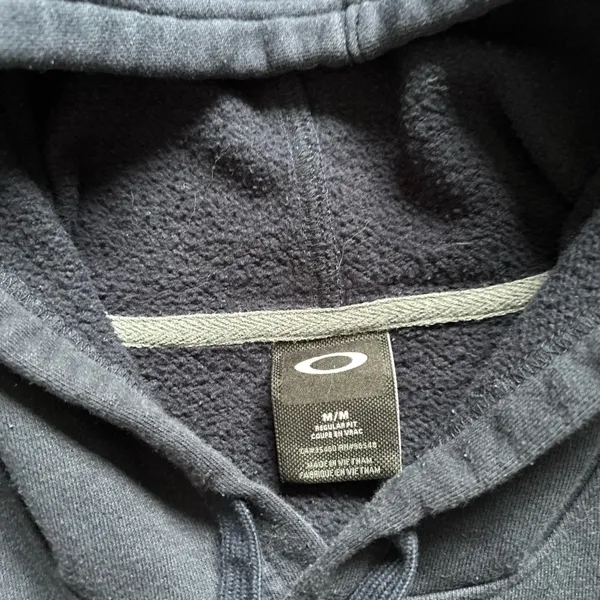 Women’s M Oakley navy hoodie - Image 3