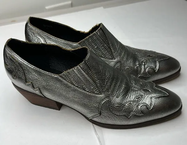 Silent D Tarvita Bootie in Silver Size 10 - Image 2