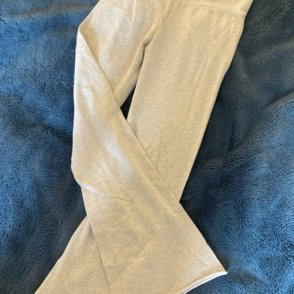 Brandy Melville Gray Leggings - Image 4