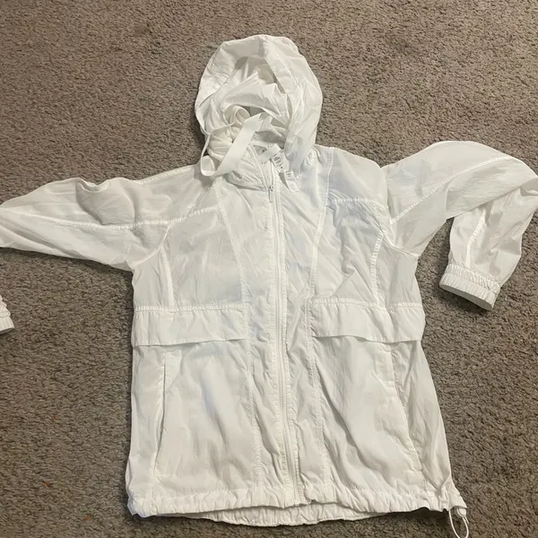 Lululemon Hood Lite Jacket Packable - Image 5