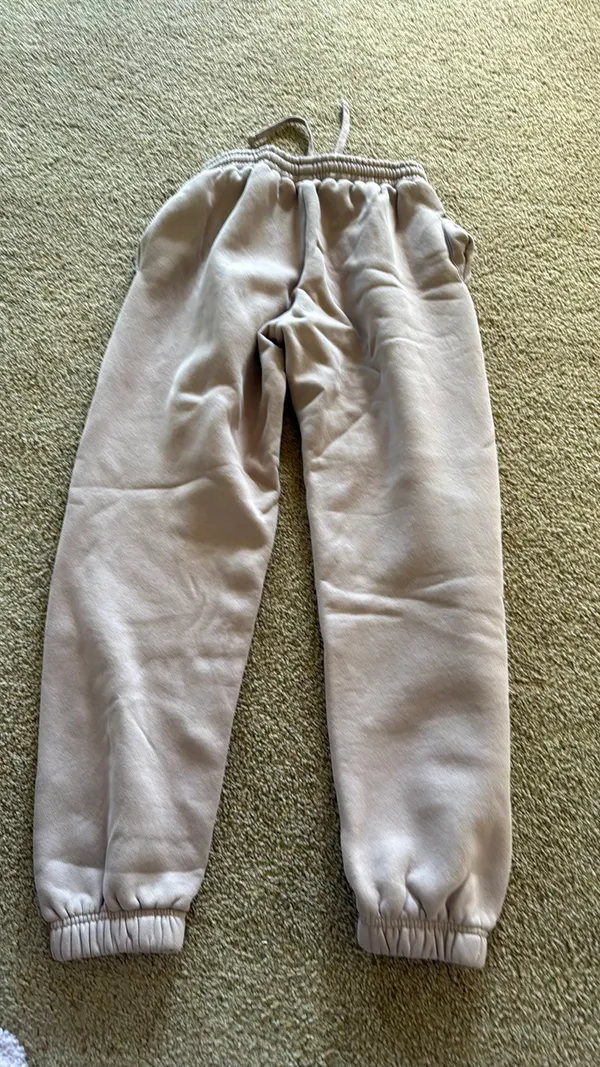 White fox sweat pants - Image 3