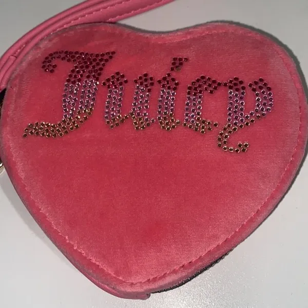 Juicy Couture Heart Be Classic Heart Wallet Pink Velvet‎ - Image 5
