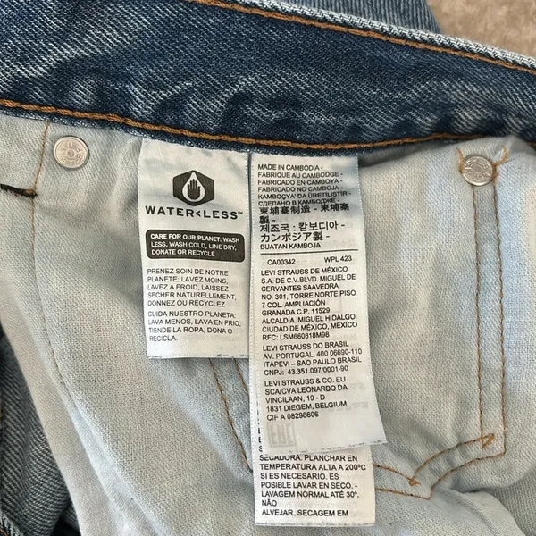 Levi’s 550 Distressed Denim Light Wash Vintage 90s Mom Jeans 36 x 30 Plus Size - Image 9