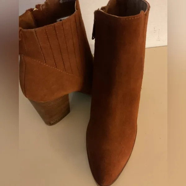 Blondo women suede Chelsea waterproof Cognac Suede Ankle Booties size 9.5 - Image 10