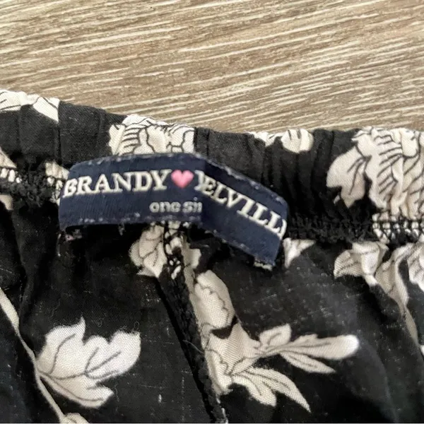 Brandy Melville black and white floral short shorts - Image 6