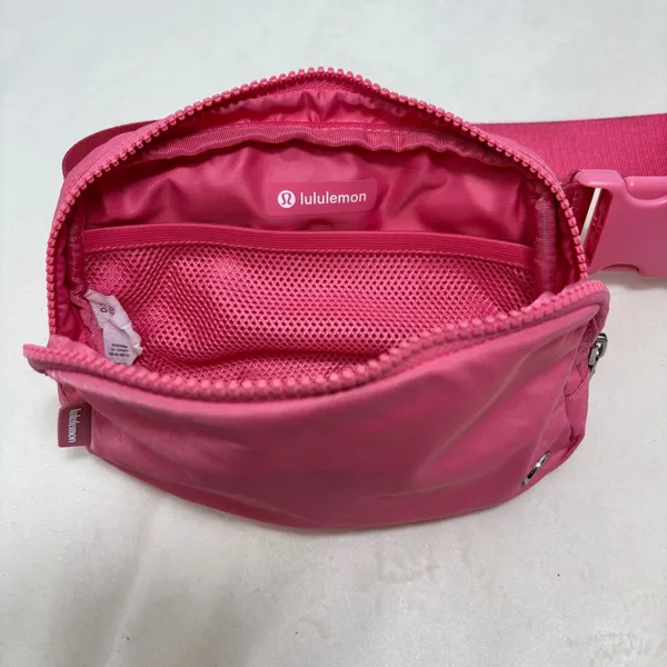 lululemon athletica Pink Everywhere Belt‎ Bag - Image 4