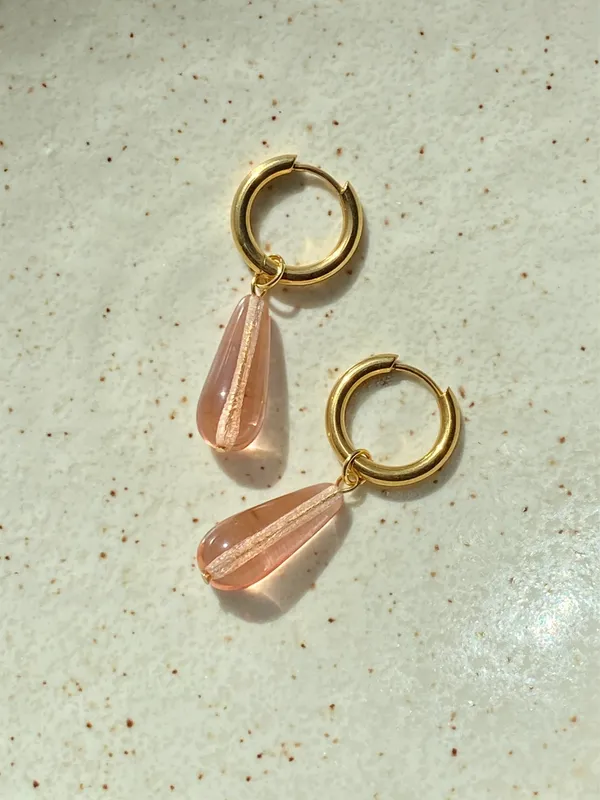 Handmade light pink Czech glass teardrop simple minimalist dangle earrings🩷 - Image 4