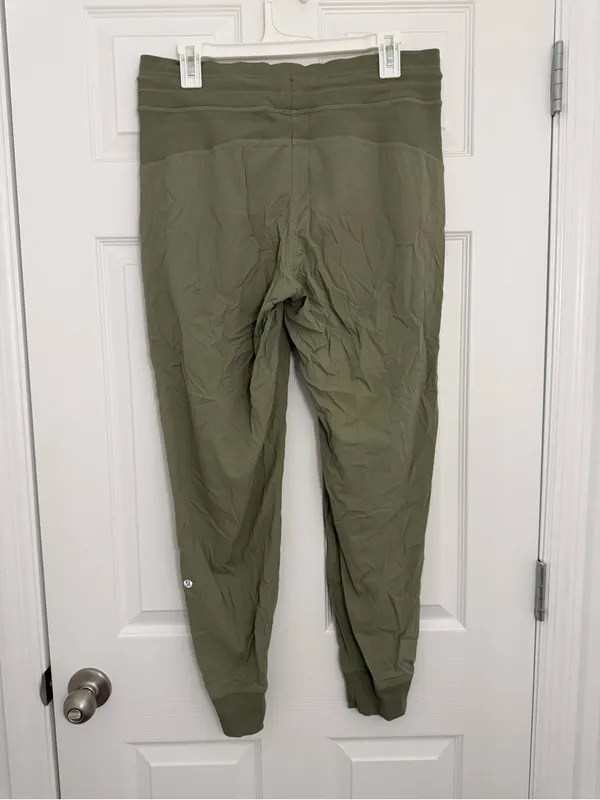Lululemon Dance Studio Jogger in Green Twill Women’s 10 - Image 4