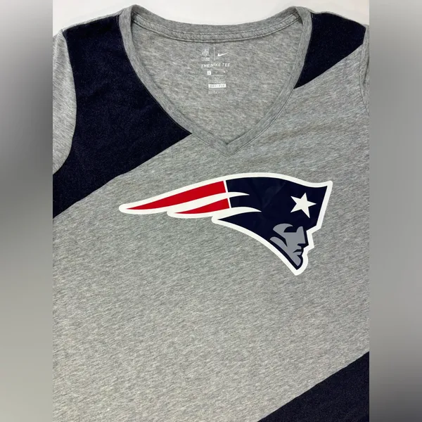 Nike Gray and Black Short Sleeve Tee - Image 4