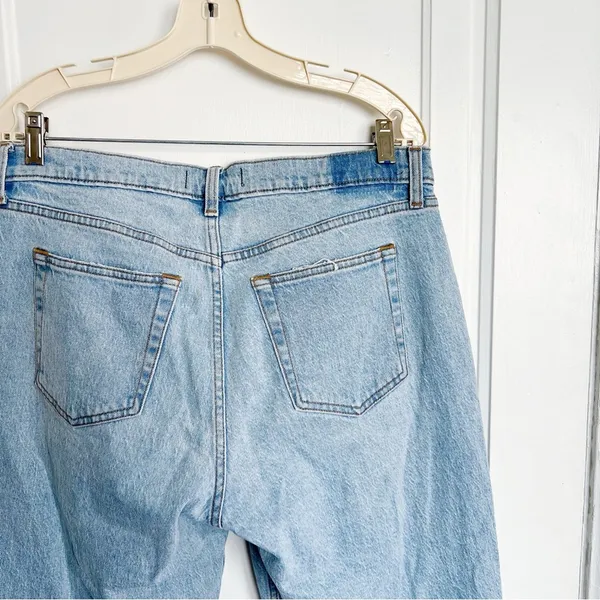 Abercrombie • Curve Love Low Rise Baggy Jean medium light wash faded distressed loose - Image 9