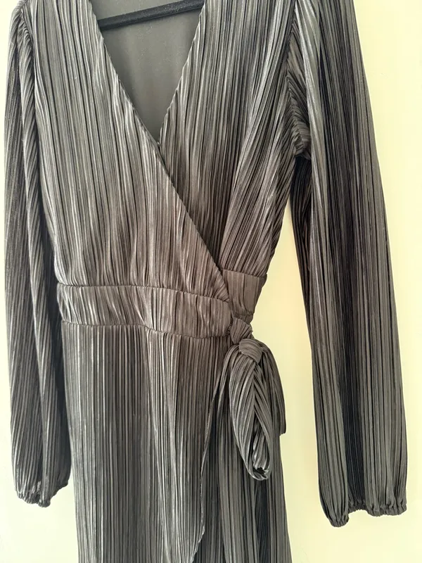 Elegant Night Out Vici Black V-Neck‎ Long Sleeve Mini Dress with Pleats Formal - Image 4