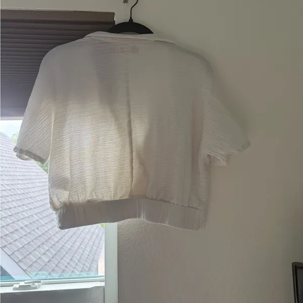 Urban Outfitters Blouse Top Womens Small Cropped White Wrap Short Sleeve - Image 4