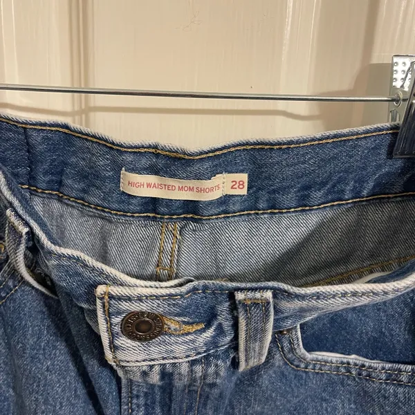 Levi's High Waisted Mom Denim Shorts - Image 3