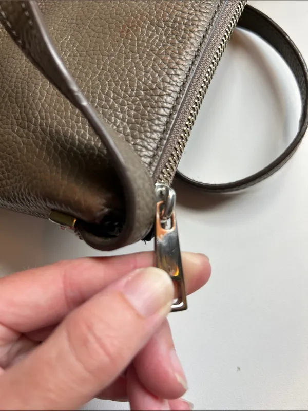 Marc Jacobs Leather square double compartment crossbody tan minimalist - Image 9