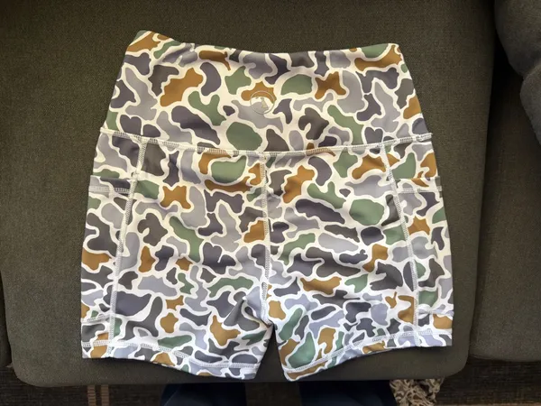 Mossy Oak Local girl shorts in bluff - Image 2