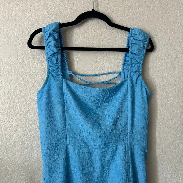 ASTR The Label Crinkle Shoulder Midi Dress with Slit Blue Size Large - Image 8