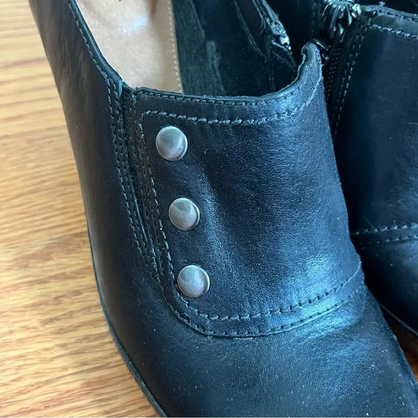 Clarks Artisan Vermont Terrace Black Leather Pumps - Image 9