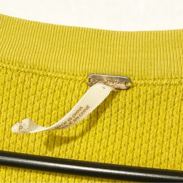 Free People Kombucha Crochet Knit Cuff‎ Thermal Top Chartreuse Size Small - Image 4