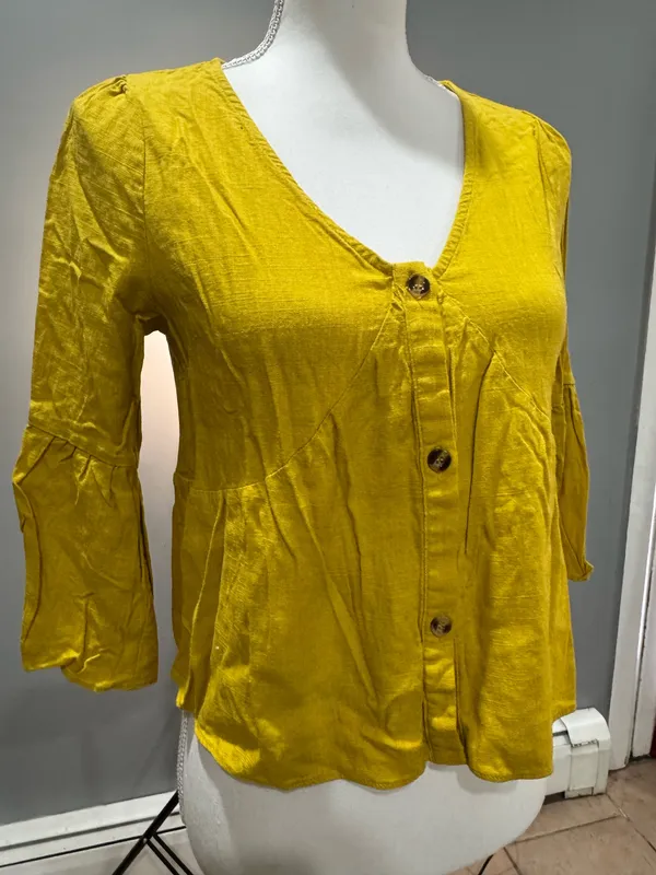 Gold Sugar + Lips Bell Sleeve Button Down Blouse Size S Like New - Image 3