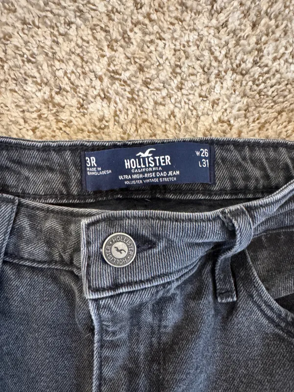 Hollister Ultra High-Rise Dad Jeans - Image 2