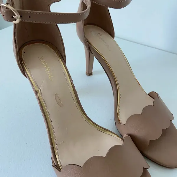X-Appeal women’s Daire scalloped tan ankle strap‎ heels — size 10 - Image 7