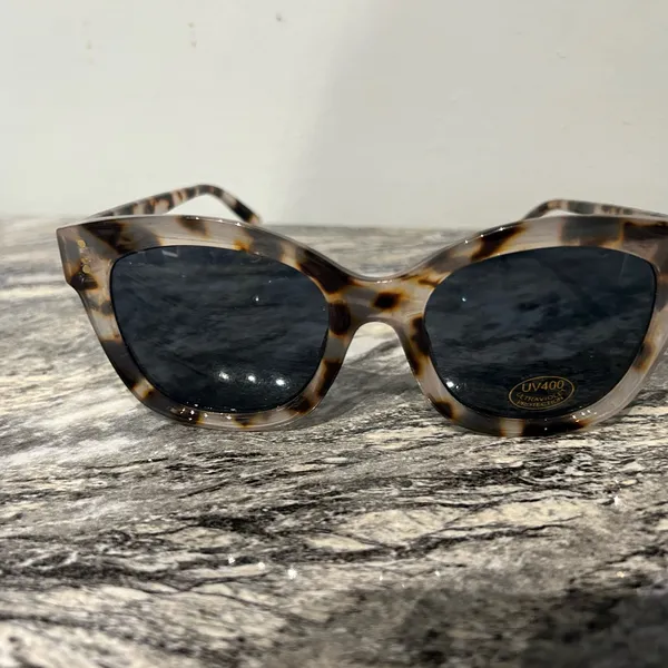 Tortoise Shell Sunglasses Brown - Image 2