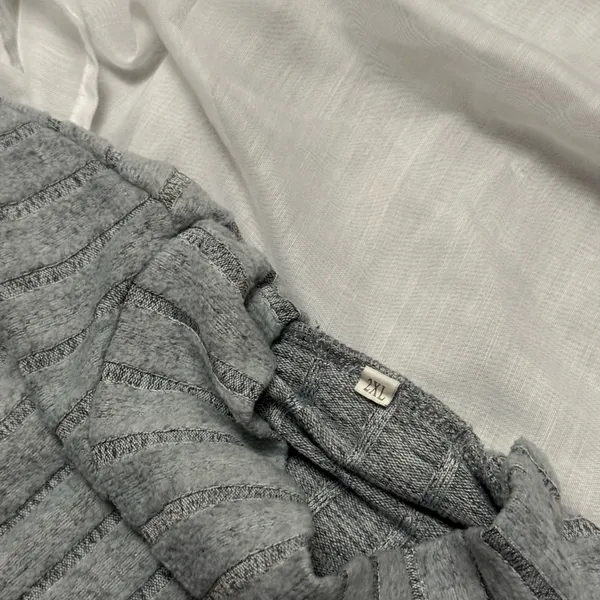 Cropped Sweater - Image 4