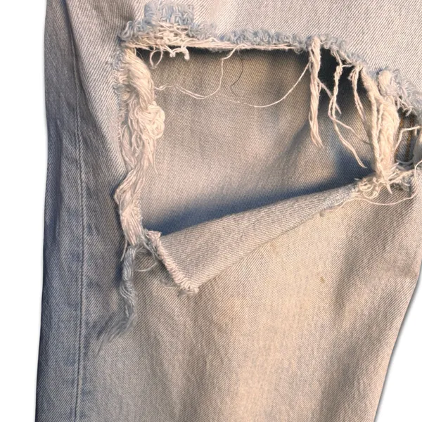 Abercrombie & Fitch 90s Relaxed High Rise Jeans Distressed Light Wash‎ 27 - Image 4