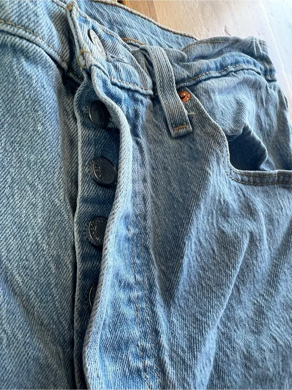Levi’s 501 Original Fit Jeans W31 L26 Light Wash Button Fly Straight Leg - Image 7