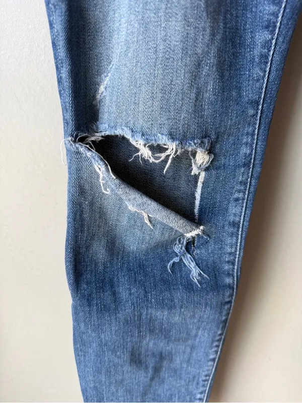 MOTHER High Rise Distressed Ankle Jeans Women’s Size 25 - Image 3