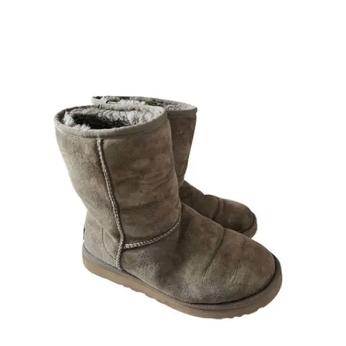 UGG Classic Short II Boots Olive Green Suede Sheepskin Lining Womens 7‎ - Image 2