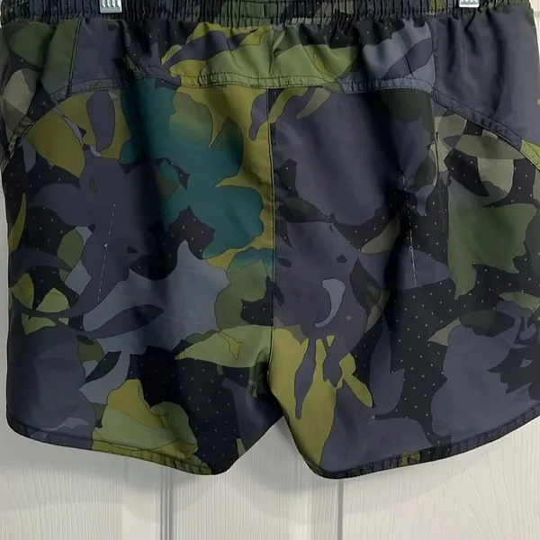Old Navy Active Shorts camouflage L - Image 6
