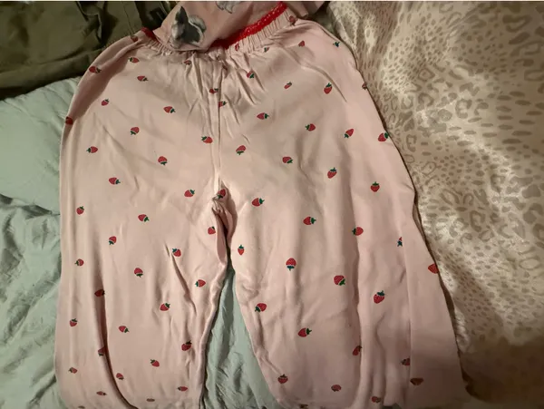Love peace and lazy days strawberry and rose pjs - Image 3