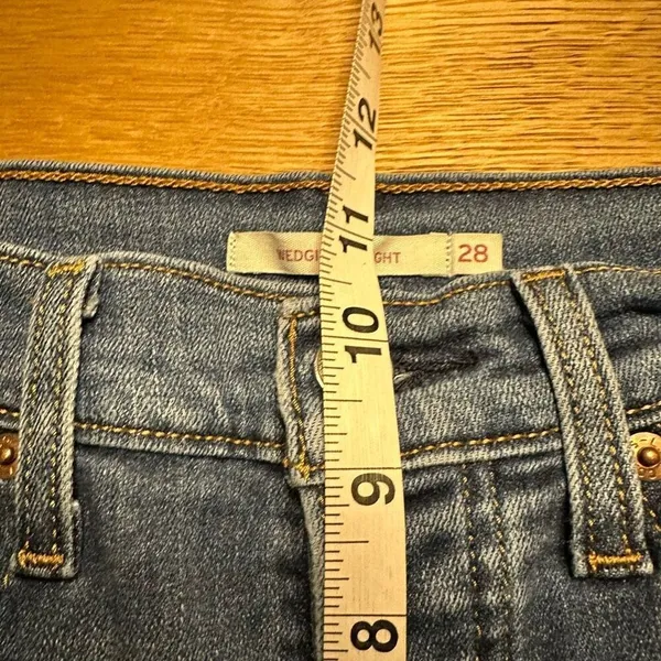 Levi’s wedgie straight jeans 28 button fly - Image 10