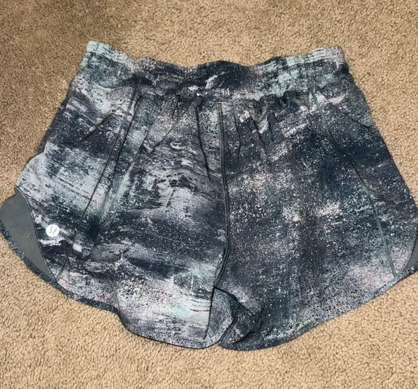 Lululemon Hotty Hot Shorts 4” - Image 2