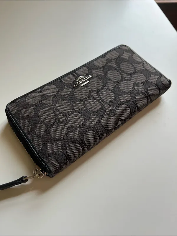 Coach Black and Gray Signature Zip Wallet - Image 2