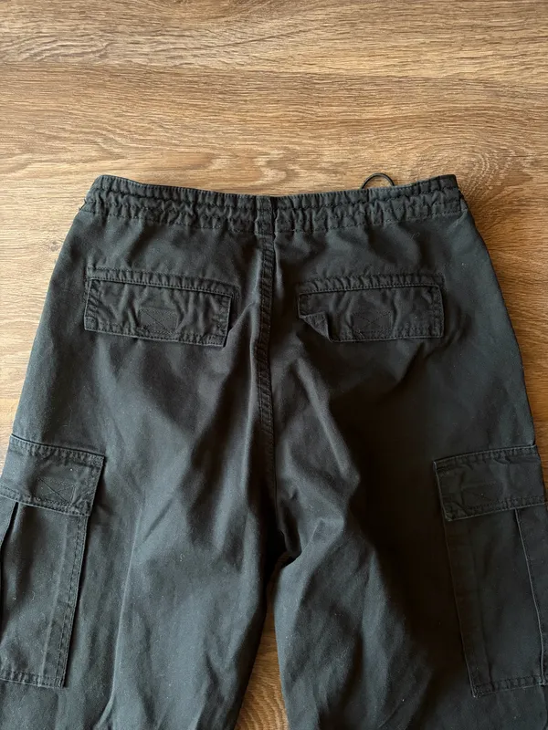 Brandy Melville Black Cargo Pants - Image 6