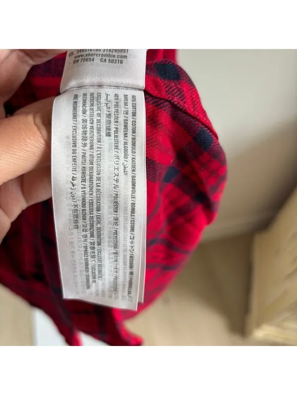 Hollister NWT Women's Red Black Plaid Button Up Flannel Shirt Size L - Image 5