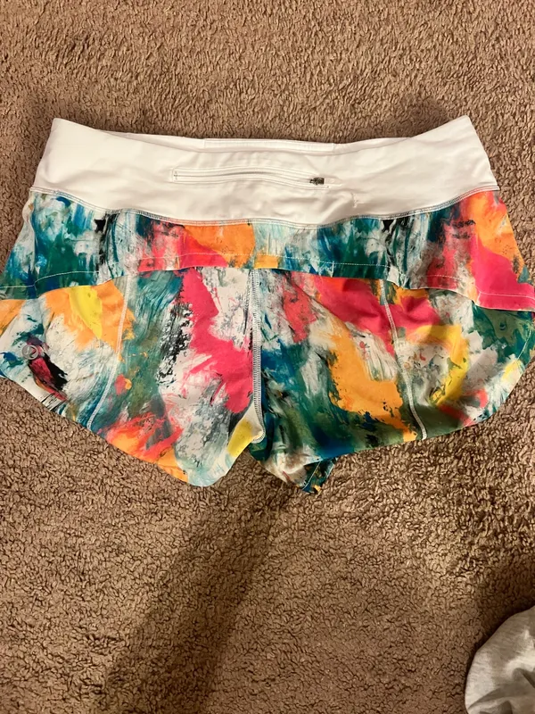 Lululemon Shorts splatter paint - Image 2