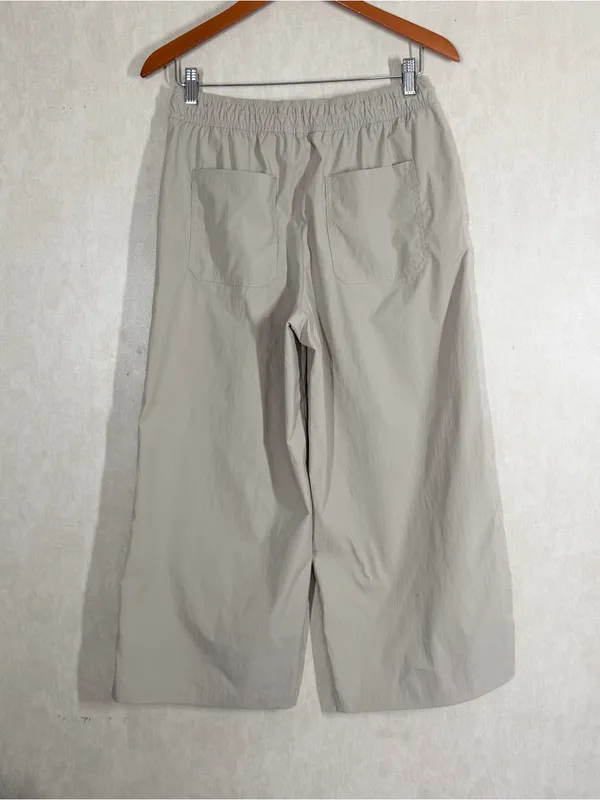 Athleta Women’s Midday Mid Rise Crop Poplin Pants Lightweight UPF 40+ in Ecru S - Image 5