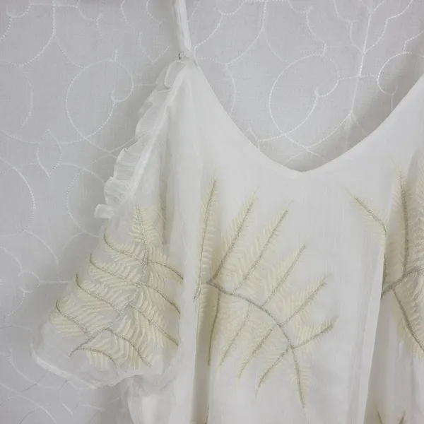 Gimmicks Womens Blouse‎ Size Medium Cream/White Floral Sheer Sleeveless V-Neck - Image 8
