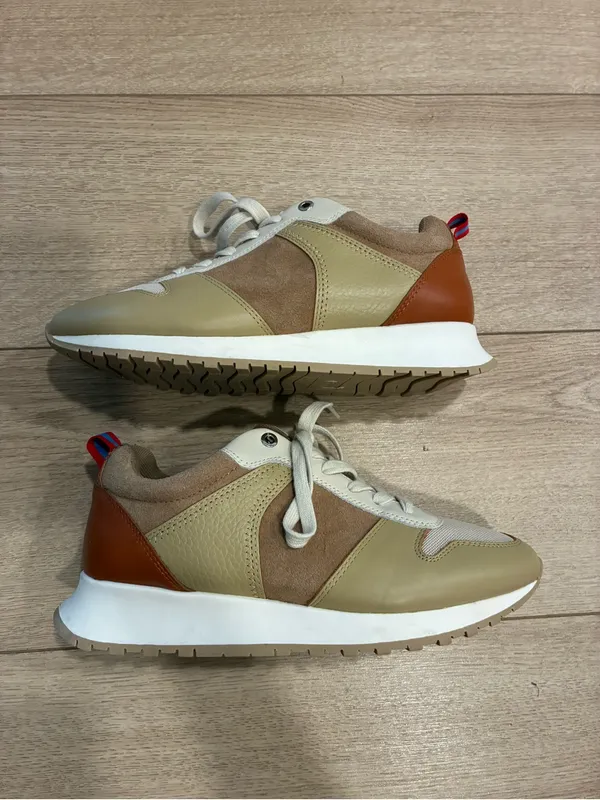 J. McLaughlin Women’s Emerson Leather & Suede Sneaker Size 9 - Image 2