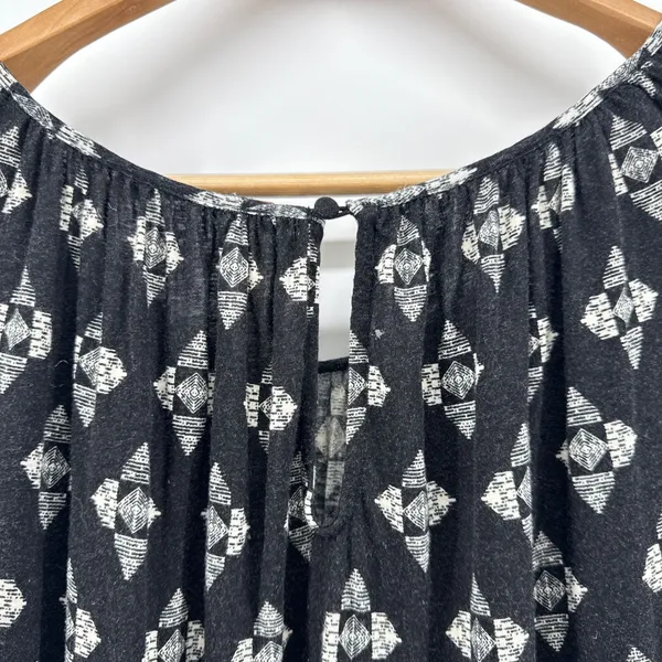 Free People Washed‎ Black Dazed Print Cropped Tie Sleeve Boho Blouse Top Small - Image 4